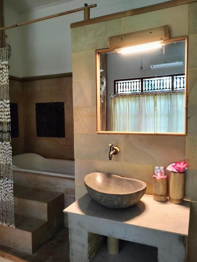 Kaia Lovina Guest House Junior Suite Екстериор снимка
