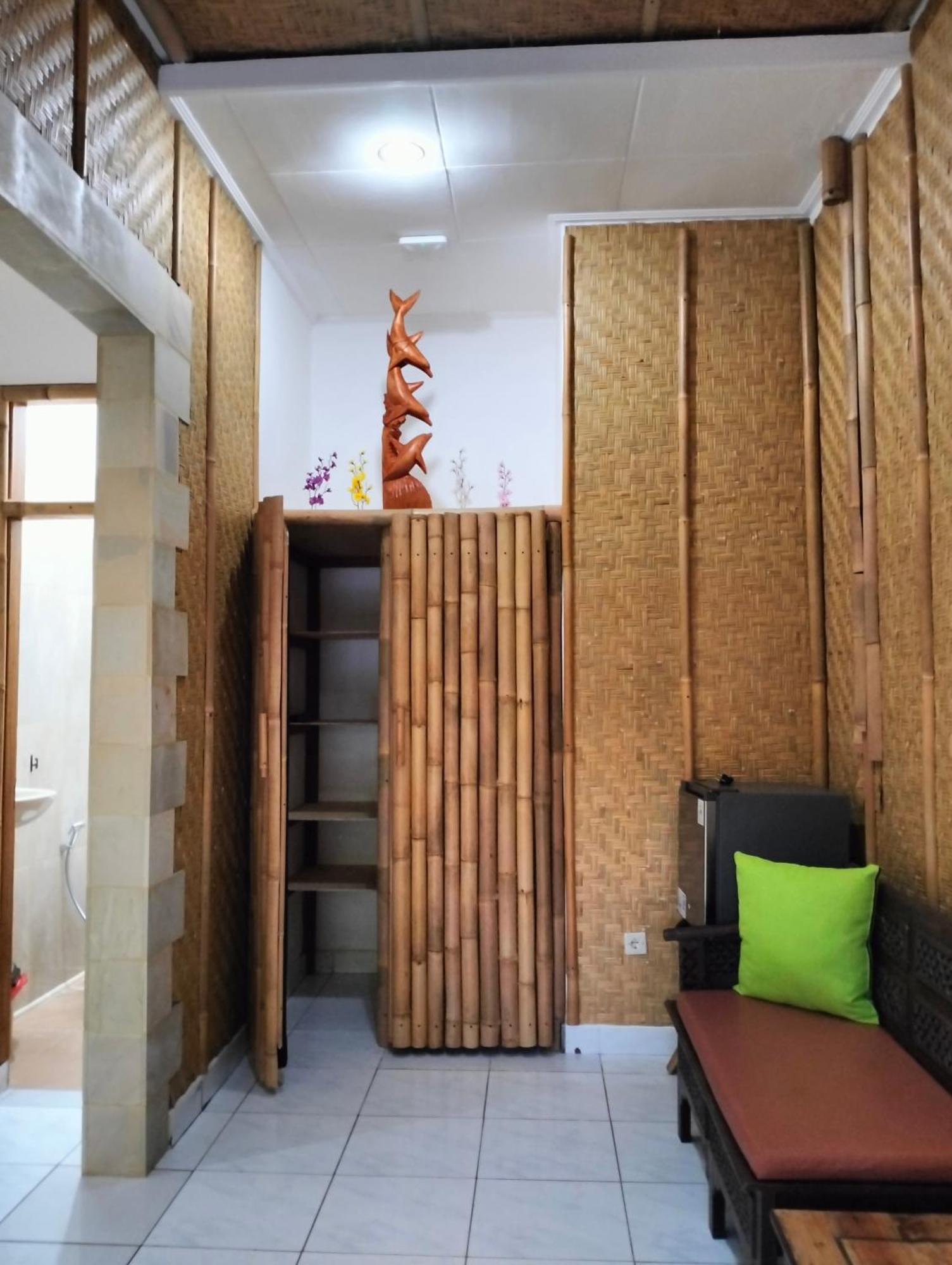 Kaia Lovina Guest House Junior Suite Екстериор снимка